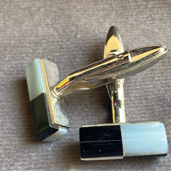 Satya Paul classic Black & White cuff links - Picture 2 of 5